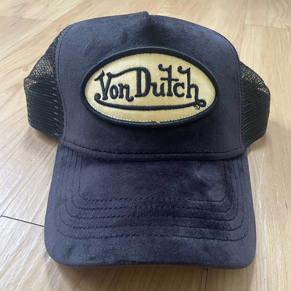Von Dutch Trucker Hat (worn one time, perfect condition)